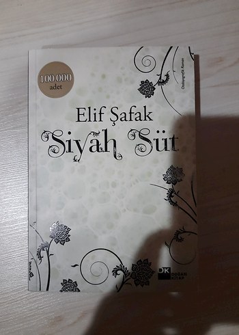 Elif Şafak - Siyah Süt Roman - Görsel 2