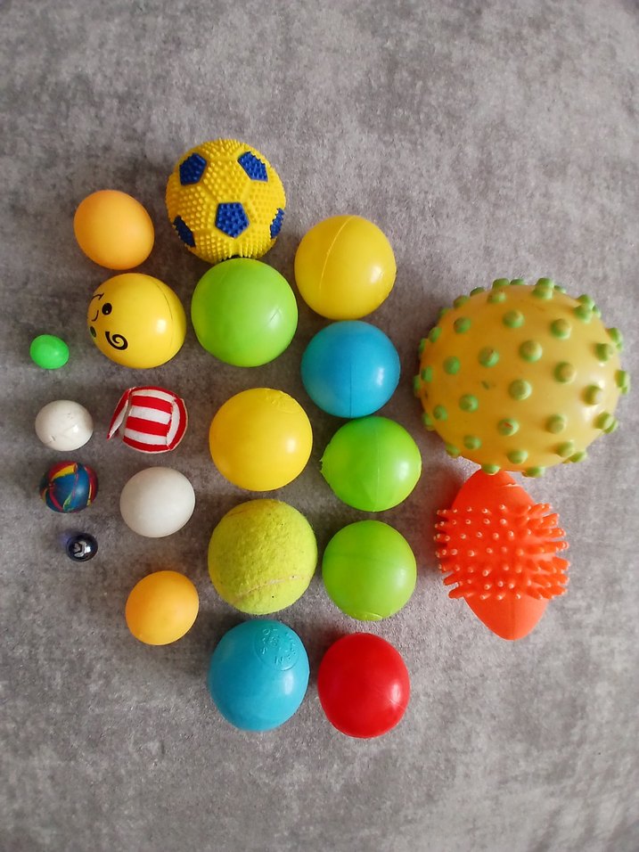 Renkli Çeşitli Toplar Seti - Görsel 2