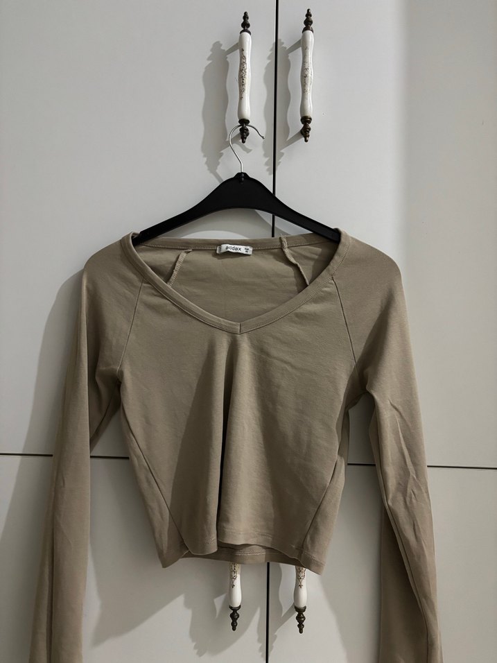 Bej V Yaka Uzun Kollu Kadın Bluz - Görsel 3