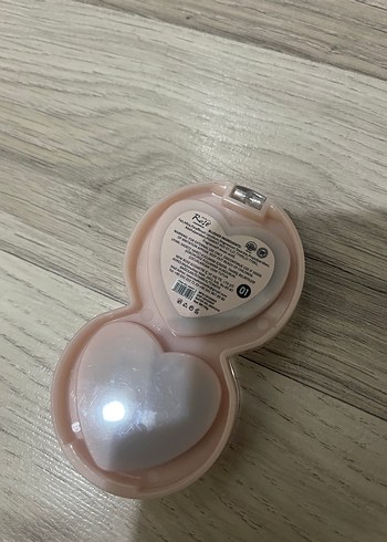 Diğer Pembe Baked Allık Paleti