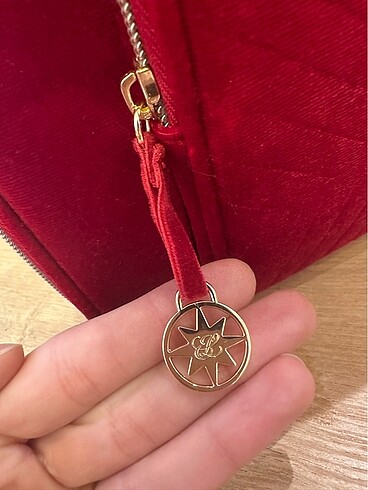  Beden Estée Lauder Makyaj Çantası