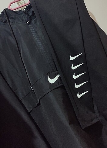 Nike Siyah paraşüt kumaş tayt üst takım 