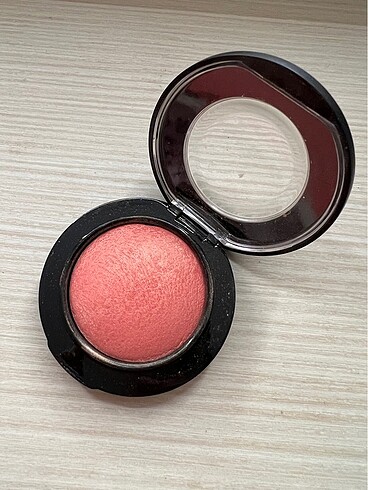  Beden Mac allık petal power