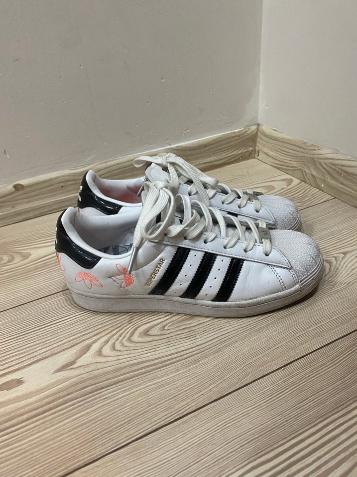 Beyaz Siyah Adidas Süperstar Kadın Spor Ayakkabı - Görsel 3