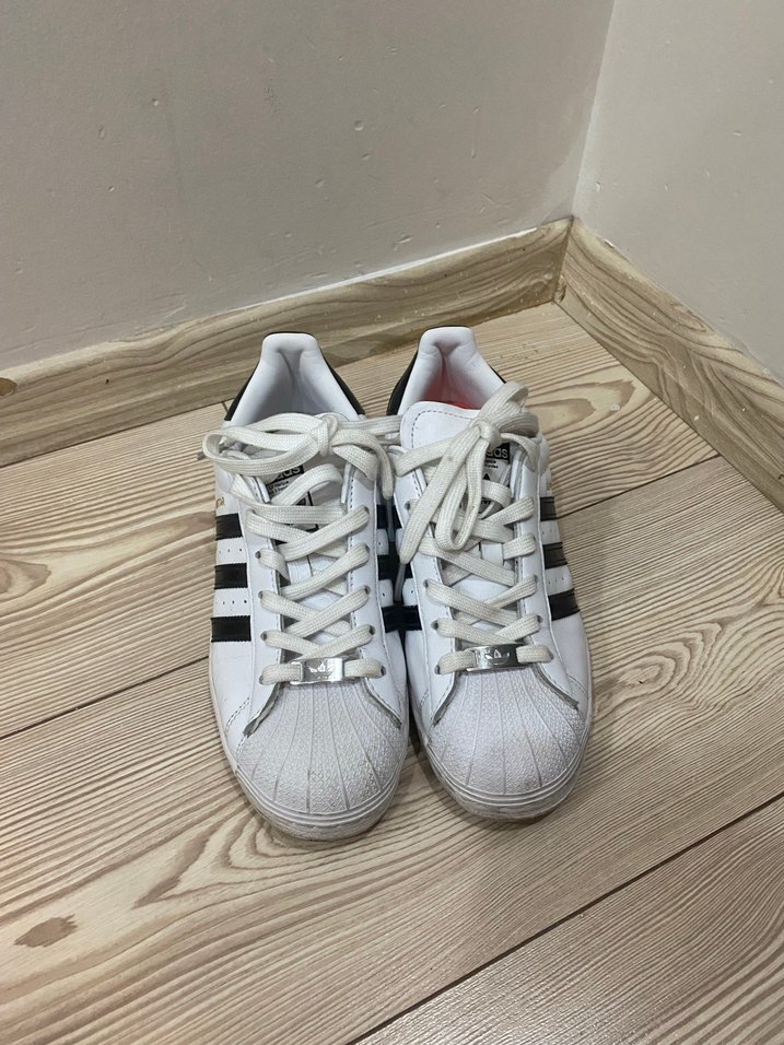 Beyaz Siyah Adidas Süperstar Kadın Spor Ayakkabı - Görsel 2