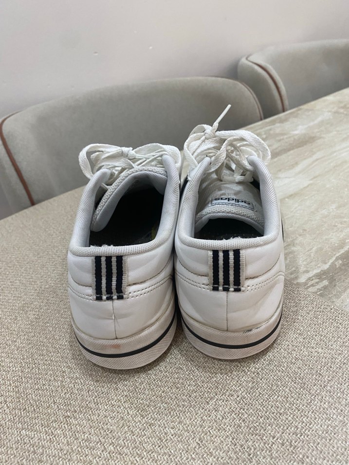 Adidas Beyaz Gri Çizgili Bağcıklı Erkek Spor Ayakkabı - Görsel 4