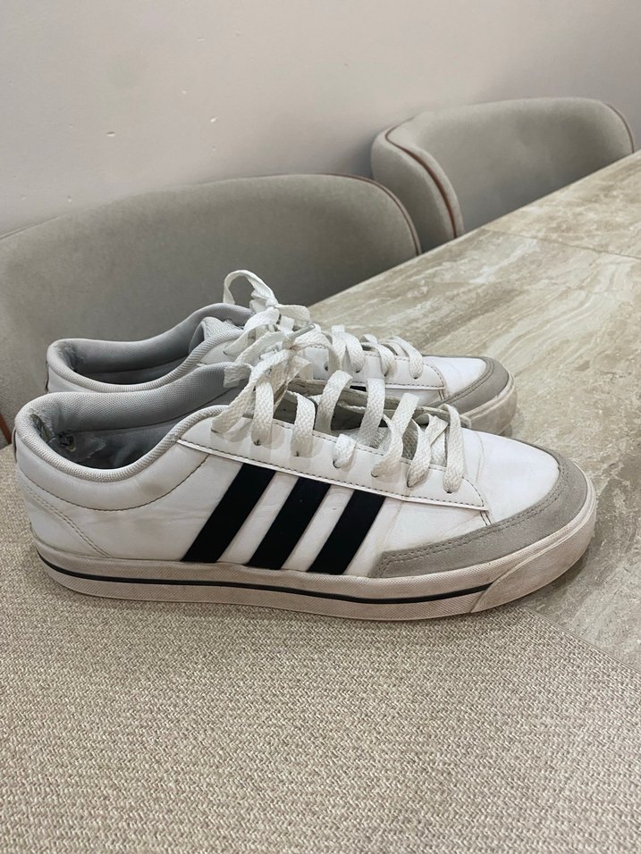 Adidas Beyaz Gri Çizgili Bağcıklı Erkek Spor Ayakkabı - Görsel 5