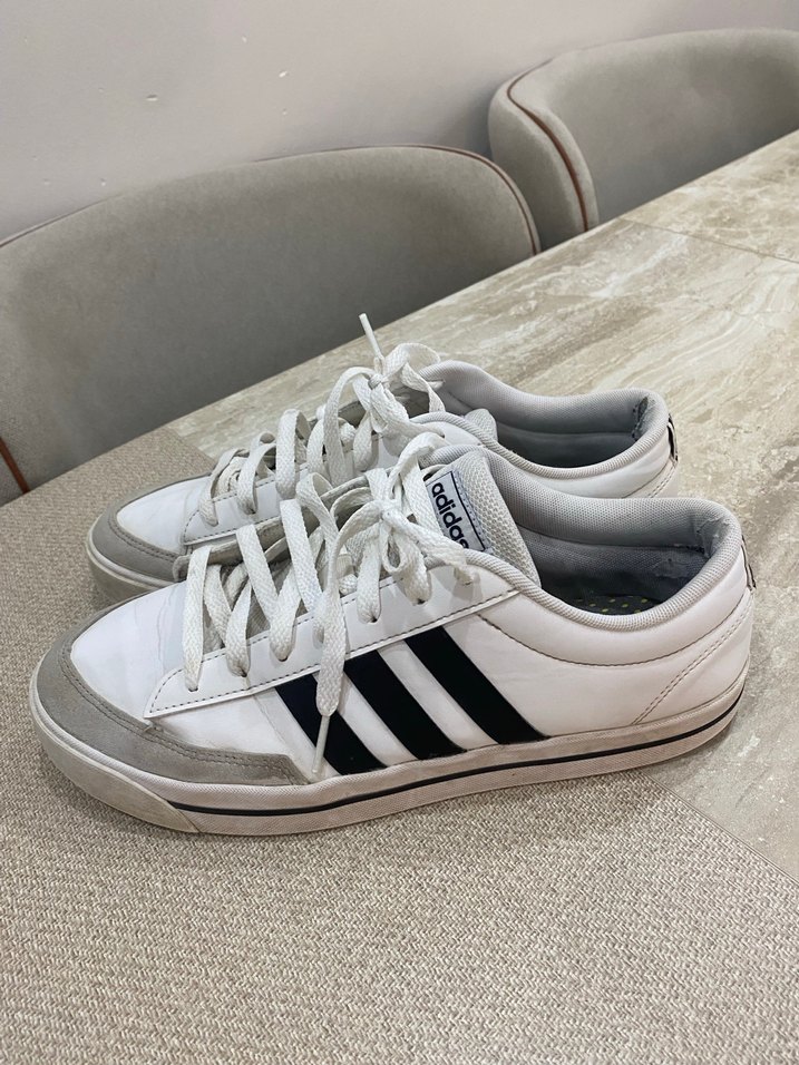 Adidas Beyaz Gri Çizgili Bağcıklı Erkek Spor Ayakkabı - Görsel 3