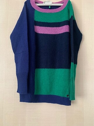 Benetton, yün karışımlı kazak.
