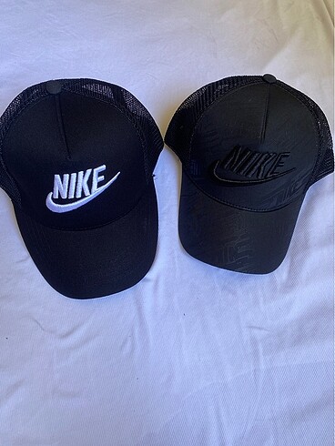 Nike NİKE ARKASI FİLELİ ŞAPKA