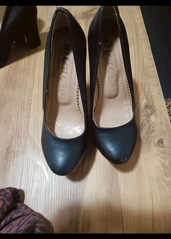 Diğer Klasik Siyah Tokalı Stiletto