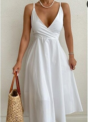  Beyaz elbise