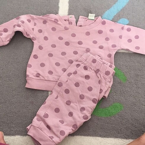 Kız bebek takımları
