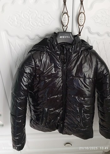 Siyah Kapüşonlu Kadın Kışlık Mont - Görsel 2