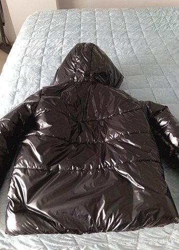 Siyah Kapüşonlu Kadın Kışlık Mont - Görsel 4