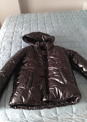 Siyah Kapüşonlu Kadın Kışlık Mont - Görsel 5