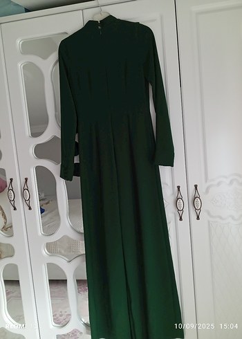 Uzun Kollu, Yüksek Yakalı Yeşil Elbise - Görsel 5