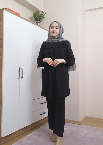 Siyah Keten Kadın Takım Elbise, Yüksek Yaka, Uzun Kollu