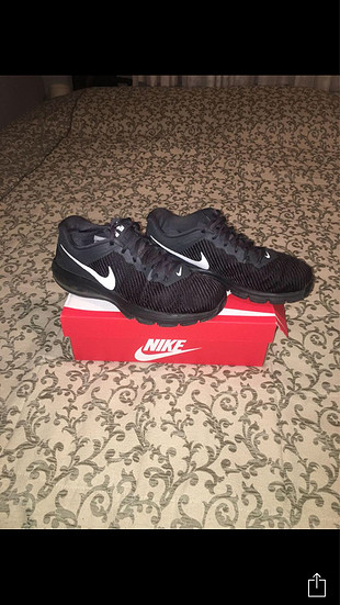 42 Beden siyah Renk Nike spor ayakkabı