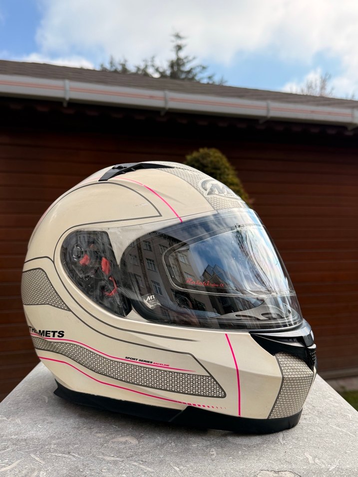 MT Helmets Motorsiklet Kask - Görsel 2