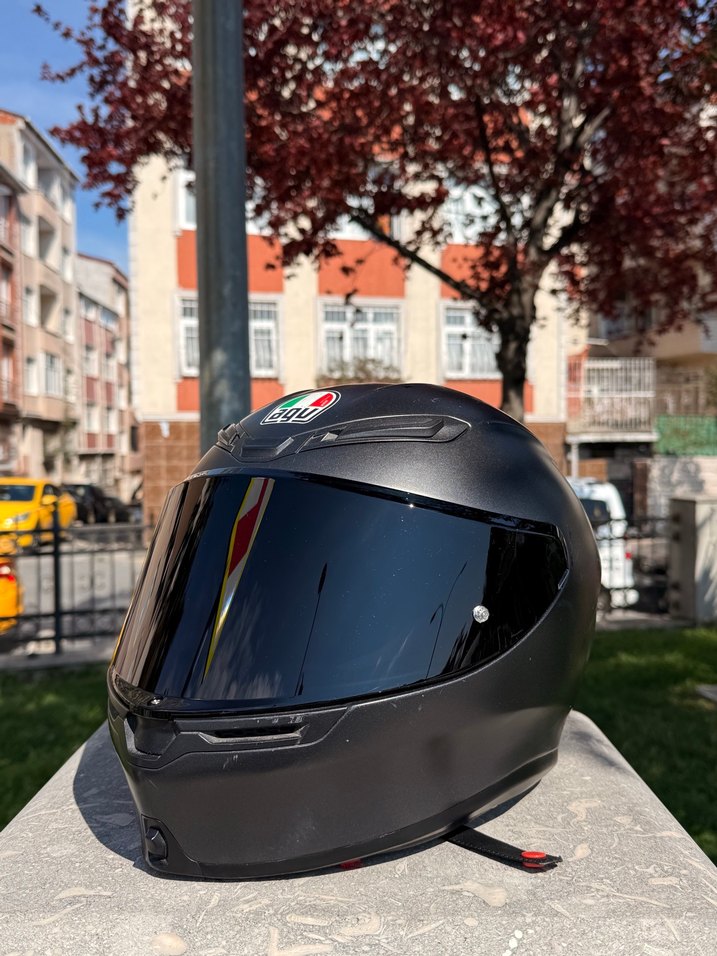 AGV K6 Motorsiklet Kaskı - Görsel 2