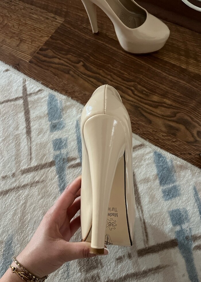 Topuklu ayakkabı - Görsel 4