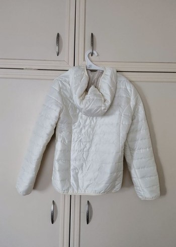 Beyaz Kapüşonlu Fermuarlı Kadın Mont - Görsel 3