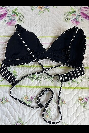 siyah-beyaz çizgili bikini - Görsel 2