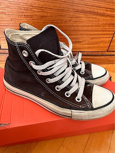 Siyah Converse