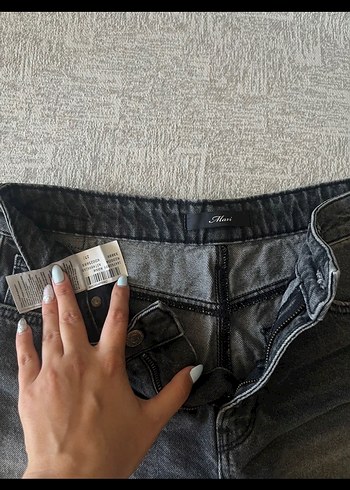 27 Beden Mavi marka siyah Mini Kot şort