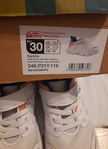 30 Beden beyaz Renk Spor Ayakkabı