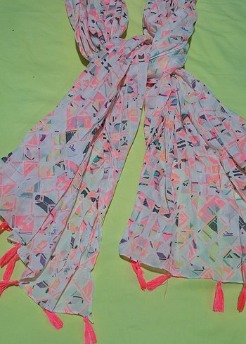 Kadın Pilili Çok Renkli Fular - Görsel 3