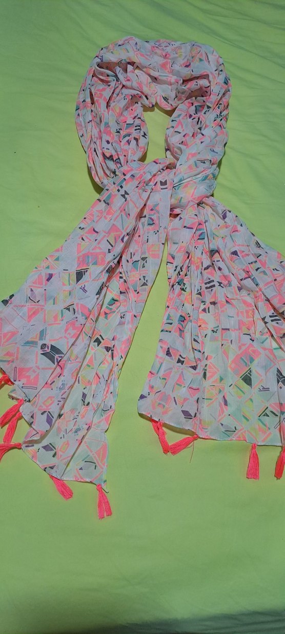 Kadın Pilili Çok Renkli Fular - Görsel 3