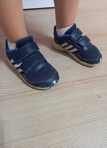 Adidas erkek çocuk spor ayakkabı