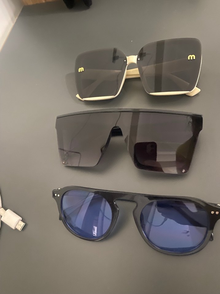 Şeffaf ve Çok Renkli Minimalist Kadın Güneş Gözlükleri - Görsel 3