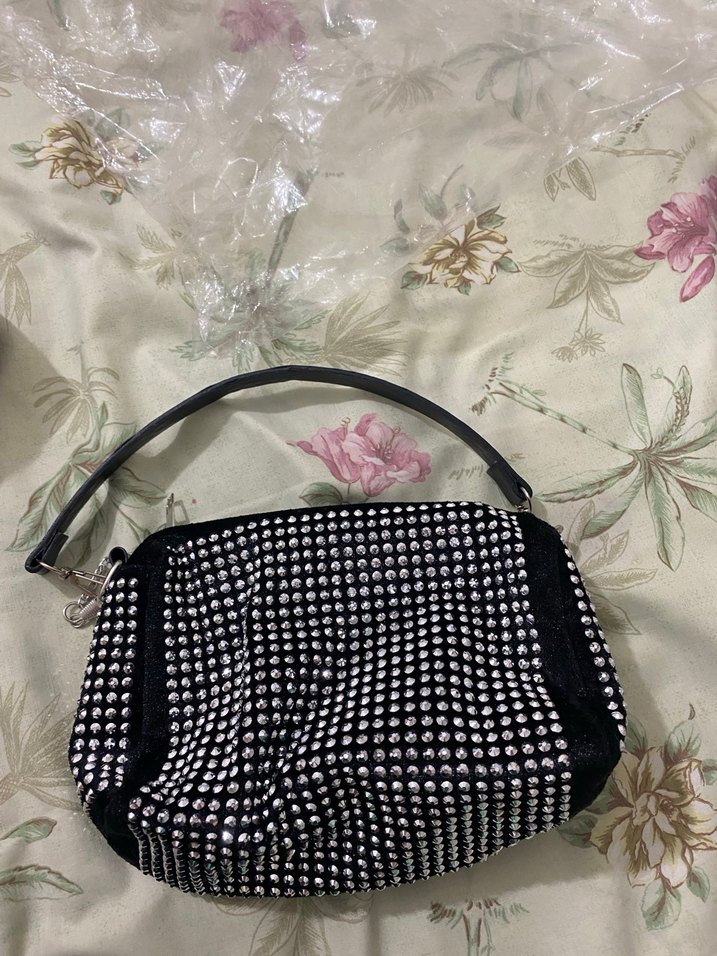 Zincir Detaylı Siyah Parlak Mini Omuz Çantası - Görsel 2