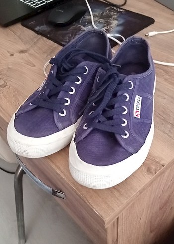 Superga 37