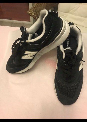 New Balance Siyah Kadın Spor Ayakkabı Velcro Detaylı