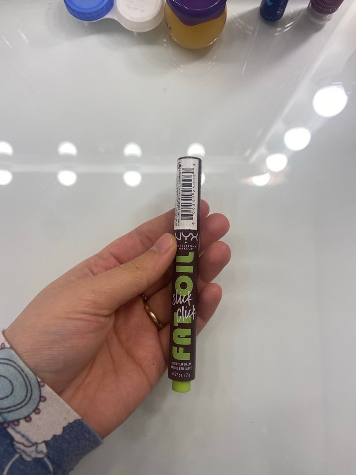 NYX Dark Khaki Renkli Lip Gloss - Görsel 2