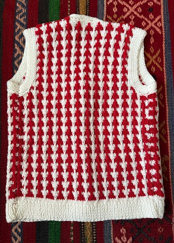 Kırmızı Beyaz Örgü bebek yelek - Görsel 2