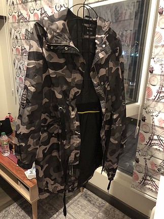 xs Beden Bershka yağmurluk
