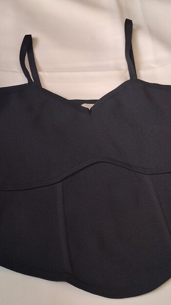 m Beden Siyah Crop (beyaz crop hediyeli)