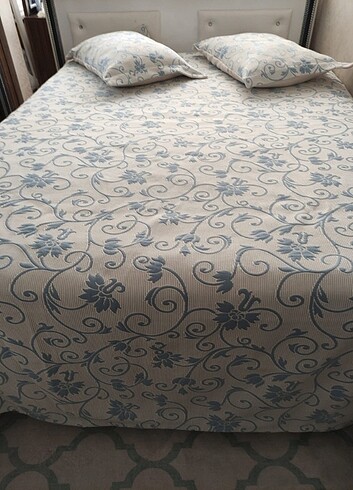 Yatak odası örtüsü mavi krem rengi 