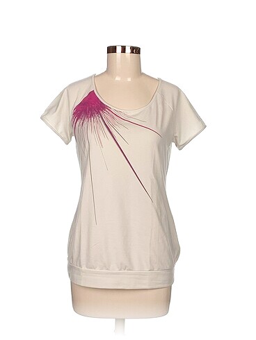Adidas T-shirt %70 İndirimli.