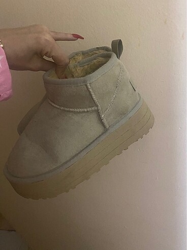 Ugg Ugg bot
