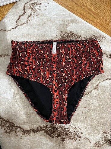 Suwen bikini altı