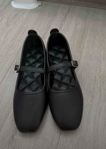 Siyah Tokalı Kadın Babet - Görsel 2