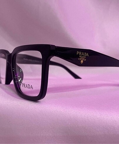 prada gözlük