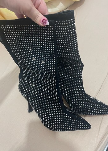 36 Beden Taşlı Siyah Stiletto Topuklu Kadın Bot