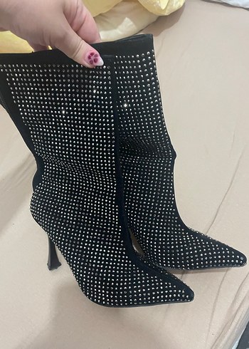 Taşlı Siyah Stiletto Topuklu Kadın Bot